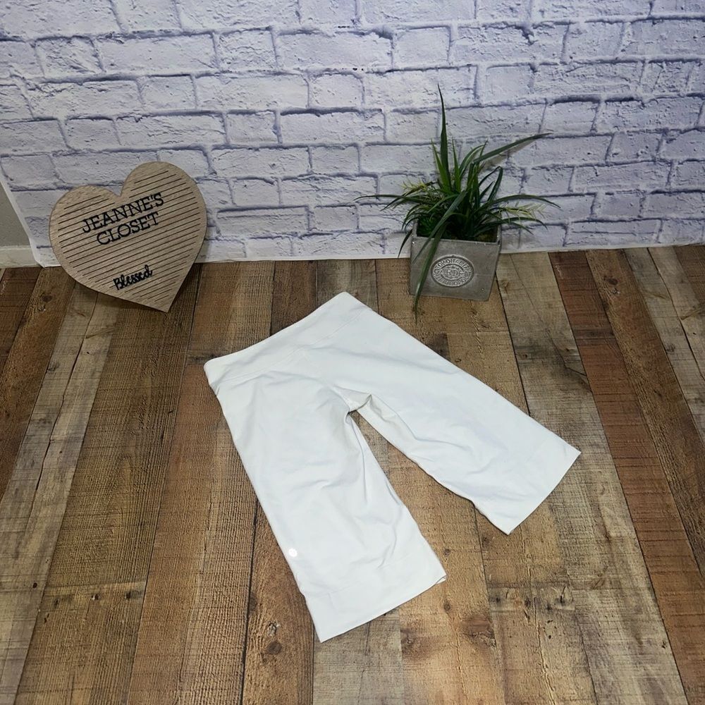 Rare vintage Lululemon cropped pants / long shorts size 6